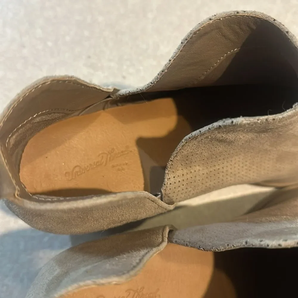 UNIVERSAL THREAD Tan Booties